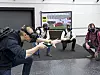 Martin Rademacher (links) und seine Kollegen aus der Audi-Planung testen das Virtual Reality Holodeck, um das Design eines neuen Automodell zu beurteilen