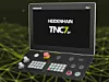 Heidenhain bringt mit der TNC7 go zur EMO 2025 das zukunftsweisende, intuitive Bedienkonzept der TNC7-Familie in die Einsatzbereiche Ausbildung und Retrofit. Ein Highlight ist die neue Funktion „Grafisches Positionieren“. Statt ein NC-Programm zu schreiben, zeichnet der Anwender direkt am Touchscreen die gewünschten Konturen oder Muster. Die Steuerung übernimmt das Anfahren der Positionen.