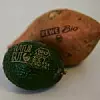 Süßkartoffel und Avocado sind mit Laser etikettiert worden