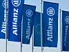 Fahnen mit dem Logo des Versicherungskonzerns Allianz