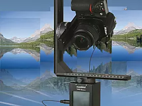 Verwacklungsfreiheit ist auch hier gefragt: Moderne elektronische Kameras eröffnen völlig neue Möglichkeiten in der Fotografie vor Ort und der nachträglichen Bildbearbeitung. Verbindet man die heute mögliche hohe Auflösung und schnelle Aufnahmefrequenz mit einem „Drehteller“, so lassen sich problemlos sogenannte Panorama-Aufnahmen erstellen. Voraussetzung dafür ist neben dem hochwertigen Aufnahmegerät auch die optimale Kamera- bzw. Objektivausrichtung über den Schwenkbereich. Hier bietet eine kompakte Kameraführung mit Kleinmotorantrieb optimale Ergebnisse bei kleinstem Stauraum der Ausrüstung.