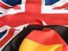 Flaggen von Großbritannien und Deutschland nebeneinander