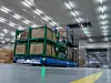 Die AutoBox transportiert Ersatzteile auf langen Wegstrecken zwischen Wareneingang und Kommissionierlager.
