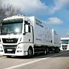 Im Rahmen der Forschungs-Kooperation zwischen DB Schenker, MAN Truck & Bus und der Hochschule Fresenius werden vernetzte Lkw-Kolonnen über mehrere Monate im realen Logistikeinsatz auf der A9 zwischen München und Nürnberg getestet
