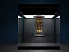 Goldener Quantencomputer in einer Vitrine