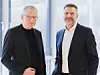 Heribert Rohrbeck (links), CEO der Bürkert-Gruppe, und sein Nachfolger, Georg Stawowy, der ab April 2023 die Leitung des international agierenden Fluidikspezialisten übernehmen wird.