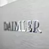 Daimler-Logo auf einer Wand