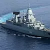 Das Kriegsschiff Fregatte Hamburg im Einsatz auf dem Meer.