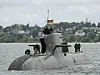 U35, ein Brennstoffzellen Jagd-U-Boot der Deutschen Marine beim Auslaufen aus Eckernförde. Auch diese hochmodernen Antriebe gelten als „konventionell“, da sie nicht nuklear betrieben werden.