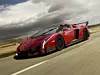 2. Lamborghini Veneno Roadster – Auktionsergebnis 8,28 Millionen Euro. Ein Meilenstein in der Geschichte von Lamborghini: Der Veneno Roadster startete mit einem Listenpreis von 3,93 Mio.€, wurde aber zuletzt für beeindruckende 8,28 Mio.€ ersteigert. Neun Baujahre und ein Design wie von einem anderen Planeten – mehr Exklusivität ist kaum möglich.