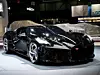 1. Bugatti La Voiture Noire – bis zu 16 Millionen Euro. Das teuerste Einzelstück der vergangenen Jahre bleibt die „Schwarze Schönheit“ aus dem Hause Bugatti. Für netto 11 Mio.€, brutto bis zu 16 Mio.€, wechselte der Wagen 2019 den Besitzer und bleibt bis heute unangefochtenes Prestigeobjekt.
