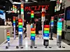 Bunte Signalleuchten am Stand von Patlite