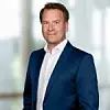 Sebastian Schöning ist seit diesem Jahr Chief Executive Officer (CEO) der Fair Friend Group (FFG). Der promovierte Maschinenbauer verfügt über mehr als 20 Jahre Berufs- und Managementerfahrung und war zuvor seit 2021 als Chief Operating Officer der Gruppe und CEO der MAG IAS GmbH für FFG tätig.