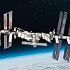 Die Internationale Raumstation ISS. Wenn hier ein Gasleck entsteht, kann das Folgen für Leib und Leben der Besatzung haben - genauso wie bei einem Leck in der Industrie. Darum wird in beiden Fällen mit Ultraschall-Technologien nach diesen Lecks gesucht.