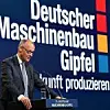 Bundeskanzler Friedrich Merz bei seiner Rede auf dem Deutschen Maschinenbaugipfel in Berlin - veranstaltet von
