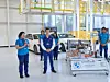 Im eigenen Trainingscenter auf dem Werksgelände von BMW San Luis Potosí bereiten sich die Auszubildenden auf die Elektromobilität vor. Bis 2030 will BMW rund zehn Millionen vollelektrische Fahrzeuge bauen; das Werk in Mexiko spielt eine zentrale Rolle.