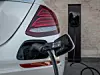 Mercedes E300e wird geladen