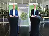 Absichtserklärung von Stefan Dohler (l.), EWE-Vorstandsvorsitzender, und Dr. Alexander Becker (r.), CEO der GMH Gruppe mit dem Ziel, die CO2-Emissionen bei der Stahlherstellung zu reduzieren und die Transformation der Region auf dem Weg in die Klimaneutralität voranbringen.