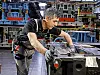 Audi-Produktion: Rückenschonend arbeiten mit dem Exoskelett