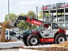 In Zusammenarbeit mit dem Motorenhersteller DEUTZ hat das Unternehmen Manitou seinen ersten vollelektrischen Teleskoplader entwickelt. Die Maschine kann 3,5 Tonnen Last tragen und diese bis zu 11 Meter hochwuchten.