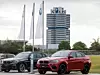 BMWs vor dem Firmensitz in München / -