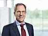 Platz 4: Reinhard Ploss ist CEO des Halbleiterherstellers Infineon AG. Ganze 28-mal hat er in seiner Rede auf der Hauptversammlung 2019 das Thema Digitalisierung besprochen, das Thema Umwelt hingegen nur 8-mal. Somit liegt er im Ranking auf Platz 4. –