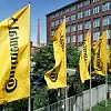 Continental Fahnen vor der Zentrale