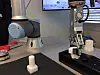 Universal Robot mit Kraft-Momenten-Sensor von Optoforce und Greifer von On Robot