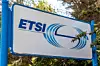 ETSI-Schild: das Europäischen Institut für Telekommunikationsnormen befasst sich mit technischen Standards