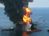 Deepwater Horizon Ölkatastrophe (2010): Die Explosion auf der Ölbohrplattform Deepwater Horizon im Golf von Mexiko am 20. April 2010 verursachte einen der größten Ölunfälle in der Geschichte. Elf Menschen kamen ums Leben, und für 87 Tage strömte Öl ins Meer, was zu einer Umweltkatastrophe führte. Die Folgen für die Meeresbiologie und die Küstenregionen waren verheerend und führten zu strengeren Sicherheits- und Umweltstandards in der Ölindustrie.