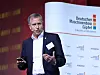 Wilfried Eberhardt, Chief Marketing Officer von Kuka, erklärt wie man Innovationsführer in Zeiten des digitalen Wandels bleibt.