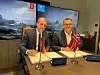 Eirik Lie, President Kongsberg Defence & Aerospace (li.), und Oliver Burkhard, CEO thyssenkrupp Marine Systems, unterzeichneten den Kooperationsvertrag.