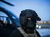 Der neue Helm für die Hubschrauberpiloten der Bundeswehr. Seine neue Schalenkonstruktion sorgt für einen höheren Tragekomfort und eine verbesserte Verständigung.
