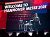 Auf der Hannover Messe 2025 zeigen Industrie-Unternehmen Ihre Innovationen. Im Rahmen der Messe haben aber auch die Industrieverbände ihre Forderungen kundgetan. Lesen Sie, was nötig ist, um die deutsche Industrie wettbewerbsfähig zu halten.