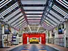 Der neue Lichttunnel bei Porsche in Zuffenhausen: Dieser spezielle Tunnel dient der Kontrolle der Fahrzeuglackierung unter standardisierten Bedingungen. Die einzigartige LED-Beleuchtung erlaubt die Prüfung des Lacks in verschiedenen Farben und Glanzgraden, um kleinste Schäden oder Verschmutzungen sichtbar zu machen.