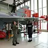 Soldatinnen und Soldaten der Deutschen Luftwaffe arbeiten an Eurofighter