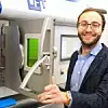 Mit dem neuen Verfahren, das Dr. Oliver Maurer entwickelt hat, lassen sich mit dem 3D-Drucker vor allem kleinere Metallbauteile erheblich feiner und qualitativ hochwertiger drucken als mit bisherigen Methoden.