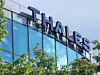 Platz 9: Thales. Der französische Konzern hatte 2023 einen Markenwert von 3,46 Milliarden Dollar. Thales ist ein internationaler Elektronikkonzern, der sich auf Luft- und Raumfahrt, Verteidigung und Sicherheit spezialisiert hat. Thales stellt Flugzeugsysteme, Satellitenkommunikation, Luftverkehrskontrollsysteme und andere High-Tech-Produkte im Bereich der Verteidigung und Sicherheit her.