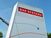 Platz 6: BAE Systems. Das britische Unternehmen hatte 2023 einen Markenwert von 5,2 Milliarden Dollar. BAE Systems zählt zu den größten Rüstungsunternehmen weltweit. Es produziert und liefert Verteidigungsprodukte wie Flugzeuge und Schiffe. Zu den bekannten Produkten des Unternehmens gehören Kampfflugzeuge, Raketen, U-Boote und militärische Elektronik.