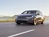 Tesla Model X fährt auf Highway