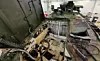 Hier sollte ein Motor sein - aber die Panzer-Instandhalter der HIL haben das 600-PS-Aggregat gerade zu Wartungszwecken ausgebaut.