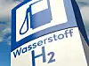 Blaues Schild einer Wasserstoff-Tankstelle