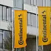 Continental Flaggen vor einem Gebäude