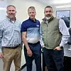 Dan Denton (General Manager Leadec Project Services in Nordamerika), Tim Meiners (Geschäftsführer Meiners Electric) und Don Kennon (Geschäftsführer Leadec Nordamerika)