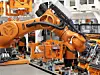 Roboter an einer Montagelinie