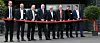 Feierliche Einweihung: Mirko Lehmann (CEO IST AG), Peter Anderegg (CFO IST AG), Christian Spoerlé (Gemeindepräsident Ebnat-Kappel), Matthias Altendorf (CEO Endress+Hauser Gruppe), Klaus Endress (Verwaltungsratspräsident Endress+Hauser Gruppe), Bruno Damann (Regierungsrat Kanton St. Gallen), Philipp Buchs (Architekt) und Jörn Lützen (COO IST AG) eröffnen den Erweiterungsbau.
