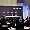 Siemens setzt seinen Wachstumskurs fort, verkündeten der Vorstandsvorsitzende Roland Busch und der Finanzvorstand Ralf P. Thomas auf der Jahrespressekonferenz des Konzerns. Das Geschäftsjahr 2023 geht mit Rekordzahlen zu Ende und auch 2024 soll sehr positiv verlaufen.