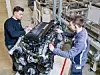 Der hocheffiziente neue 13-Liter-Dieselmotor MAN D30 soll die letzte Generation des Dieselmotors aus Nürnberg sein. Parallel dazu ist die Batteriefertigung am Standort Nürnberg angelaufen.