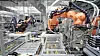 Oranger Kuka-Roboter arbeitet in automatisierter Fabrik bei FAW-Volkswagen in China