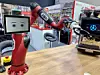 Eine Sneak-Preview in Sachen Robotik gab es ebenfalls auf der SPS. Rethink Robotics zeigte am Stand von BVS Energieelektronik das neu überarbeitete Roboter-Modell ‚Sawyer Black Edition‘ zum ersten Mal auf einer Messe. Der Roboter ist leiser und positionsgenauer als das Vorgängermodell. Aktuell handelt es sich noch um einen Prototyp. Der Umbau des Roboters befindet sich aber im Endstadium.